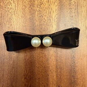 Elegant Black Hair Clip with Pearls